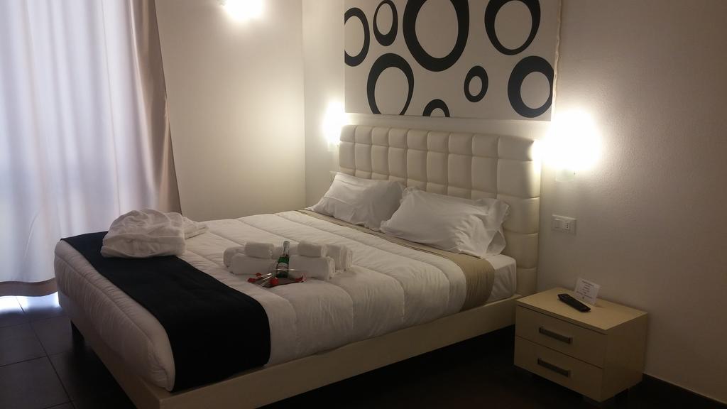 Up Room&Suite Lecce Kültér fotó