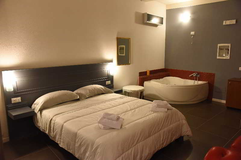 Up Room&Suite Lecce Kültér fotó