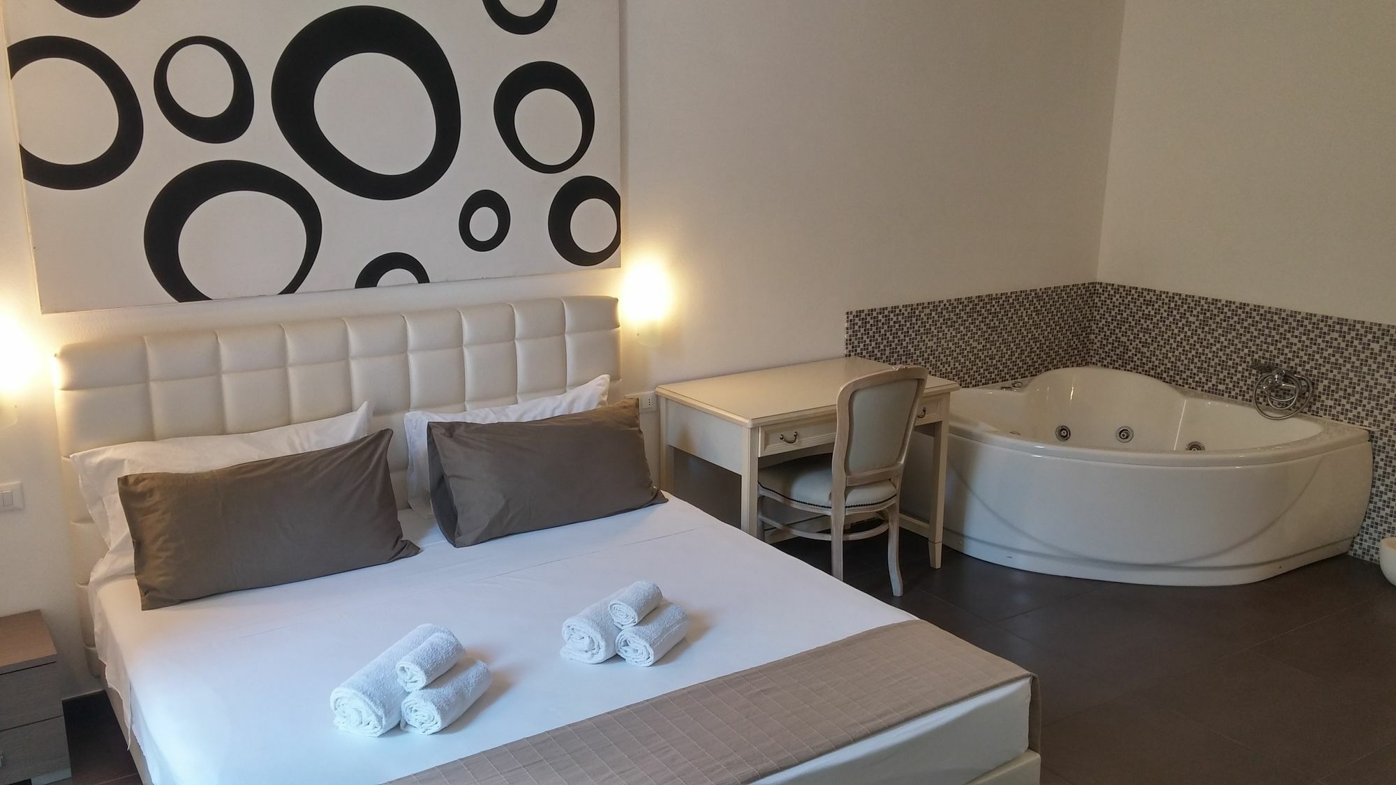 Up Room&Suite Lecce Kültér fotó